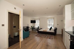 Iron/ironing board, travel cot, WiFi, bed sheets