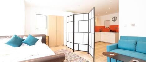 Desk, iron/ironing board, travel cot, WiFi