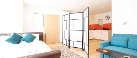 Desk, iron/ironing board, travel crib, WiFi