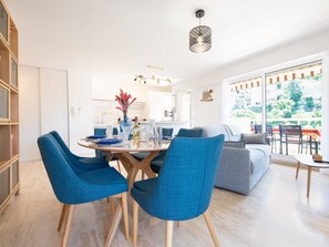 Dining - 4* apartment | swimming pool | parking | wifi (Unknown)