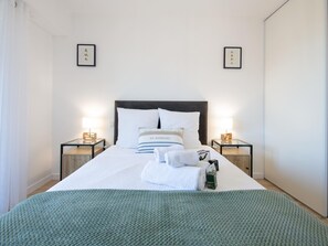 2 chambres, fer et planche à repasser, accès Internet, draps fournis