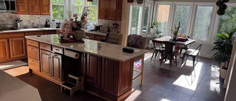 Micro-ondas, fogão, cooktop, lava-louças