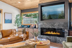 Smart-TV, peis, videospill og bøker