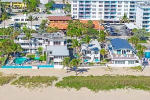Exterior - Poolfront + Beachfront Bliss! (Lauderdale-by-the-Sea)