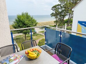 Outdoor dining - Nice apartment for 2 people with WIFI, TV and balcony (Greifswald)