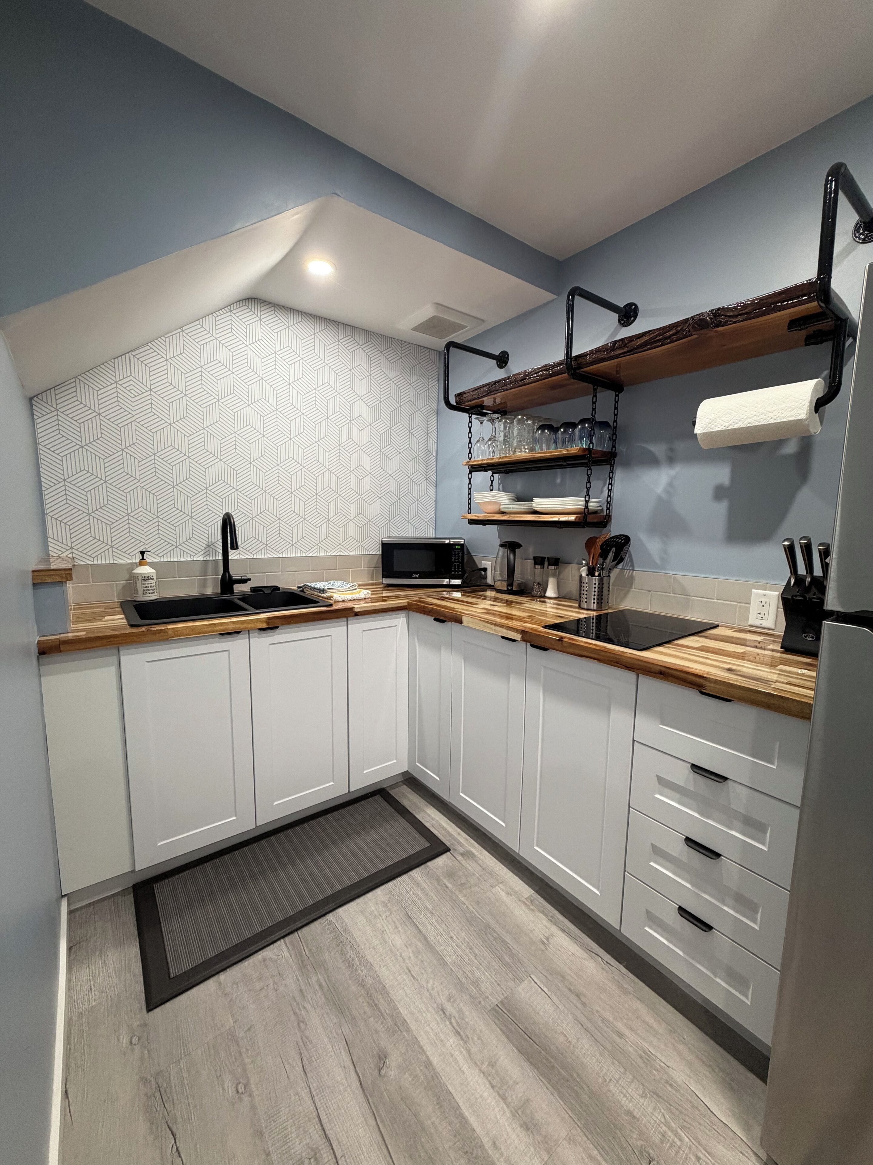 Refrigerador, microondas, horno y parrilla de estufa 