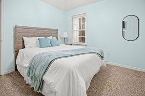 3 bedrooms, desk, iron/ironing board, free WiFi