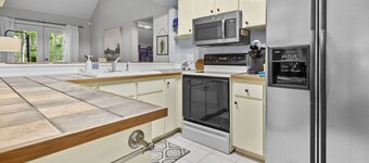 Peaceful Haile Cottage | Trails + Deck + Near UF