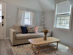 Smart TV - Century House - Walkable to the University of Florida, Includes Parking (Gainesville)