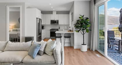 Brand new 2-bed 2-bath suite, 1-min walk to beach