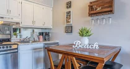 Cozy Crab - Delightful 1-bedroom condo on charming Hilton Head Island