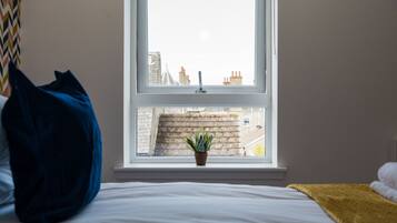 2 bedrooms, desk, iron/ironing board, free WiFi