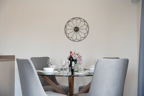Dining - Macallan Apartment No 8 (Oban)