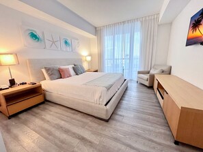 1 bedroom, desk, iron/ironing board, travel cot - Beautiful one bedroom apartment with Nice View (Hallandale Beach)