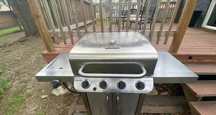 Monkey Island Escape sleeps 8, surrounded by nature with views of Grand Lake.