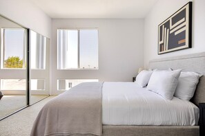 2 slaapkamers, een strijkplank/strijkijzer, wifi, beddengoed