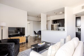 Télévision, chaîne hi-fi