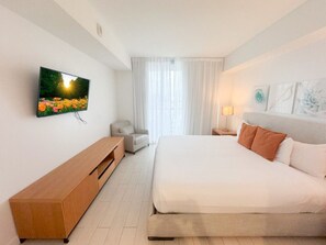 1 bedroom, desk, iron/ironing board, travel cot - Beautiful one bedroom apartment with Nice View (Hallandale Beach)