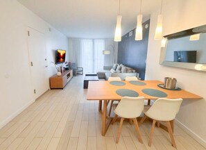 Interior - Beautiful one bedroom apartment with Nice View (Hallandale Beach)