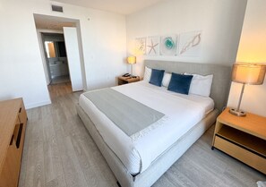 1 chambre, bureau, fer et planche Ă repasser, lit parapluie
