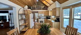 Hot Tub! Relaxing Tranquil Cabin at Hyatt Lake 40