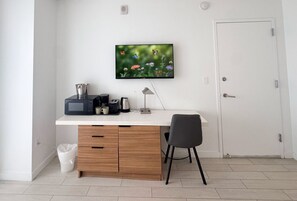 Interior - Lovely studio at Beachwalk (Hallandale Beach)