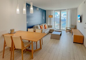 TV - Stunning 1bdr Apt Great View (Hallandale Beach)