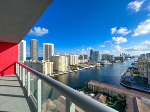 Property grounds - Stunning 1bdr Apt Great View (Hallandale Beach)
