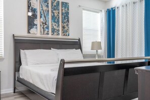 Schreibtisch, Bügeleisen/Bügelbrett, Reisekinderbett, kostenloses WLAN