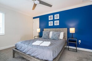 5 bedrooms, desk, iron/ironing board, travel cot - Cozy Townhouse Near Disney at Champions Gate (Davenport)