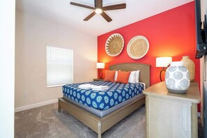 5 bedrooms, iron/ironing board, travel cot, free WiFi - Cozy Townhouse Near Disney at Champions Gate (Davenport)