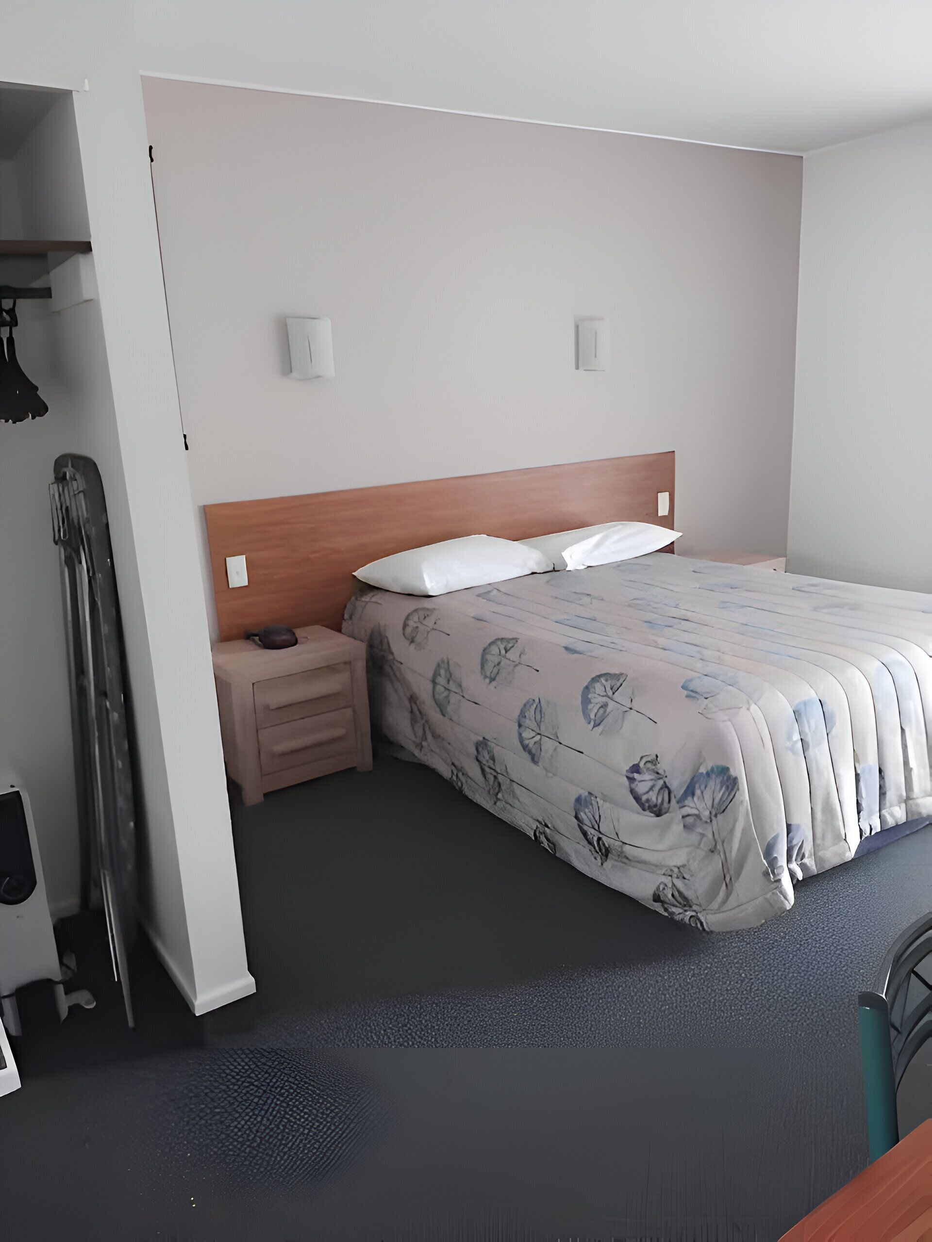 Iron/ironing board, free WiFi