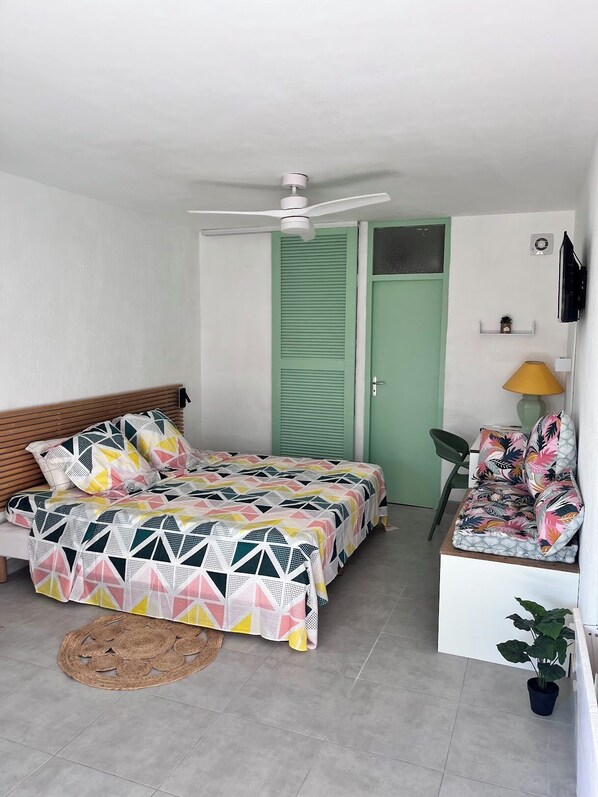 1 makuuhuone, työpöytä, silitysrauta/-lauta, ilmainen Wi-Fi