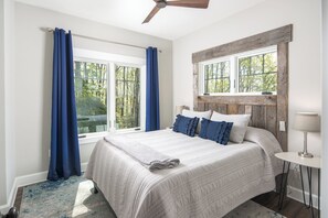 3 slaapkamers, een bureau, een strijkplank/strijkijzer, gratis wifi