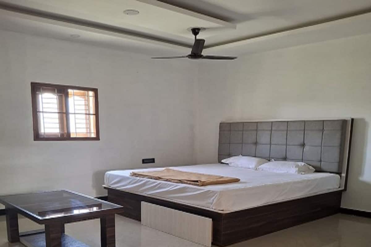 Habitación Premium | Escritorio, wifi gratis, ropa de cama