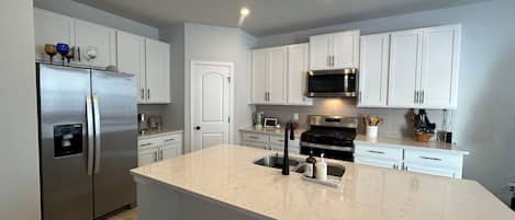 微波炉、烤箱、炉灶、洗碗机