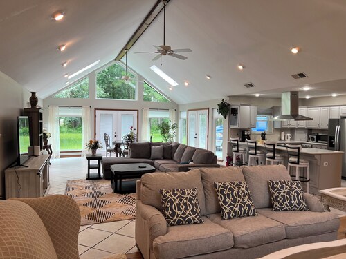 Family friendly  4br 2 bath house in cool Coden with WiFi, AC, clean and comfy