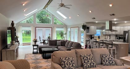 Family friendly 4br 2 bath house in cool Coden with WiFi, AC, clean and comfy