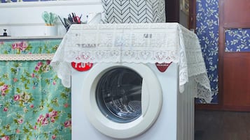 Classic-Doppelzimmer, Stadtblick | Zimmersafe, Verdunkelungsvorhänge