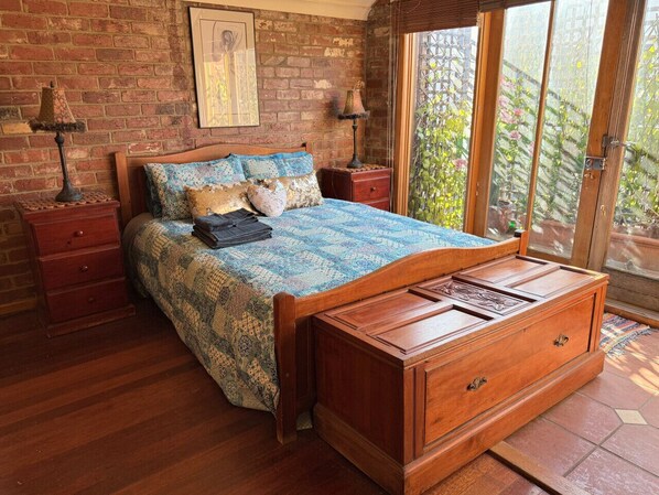 1 bedroom, desk, iron/ironing board, free WiFi