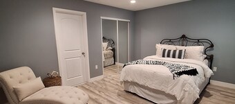 Charming 2-bedroom house in Azusa with WiFi and AC