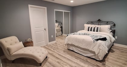Charming 2-bedroom house in Azusa with WiFi and AC