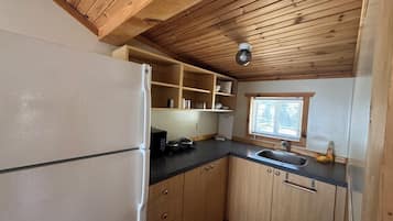 Classic Cottage, Resort View | Private kitchen