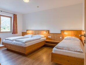 5 bedrooms, Internet