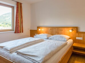 5 bedrooms, internet