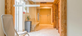 Holiday Apartment with a spa next to the gondola