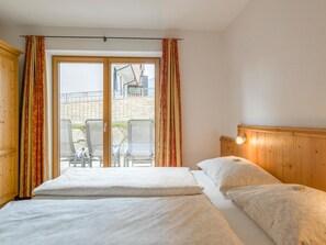 9 bedrooms, internet