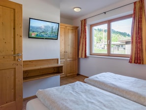 9 bedrooms, Internet