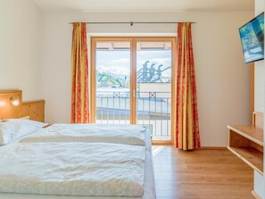10 bedrooms, internet