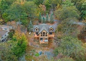 Exterior - Khaki Campbell: Hot Tub, Game Room, Mins To Beach (Lake Harmony)
